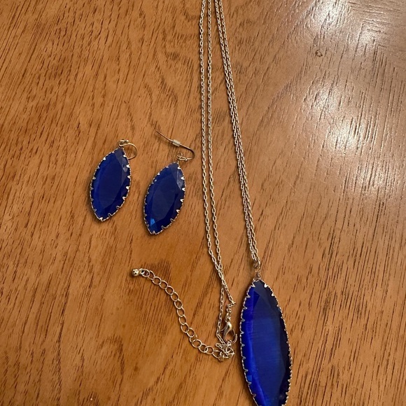 Blue Earrings & Necklace - Picture 1 of 3